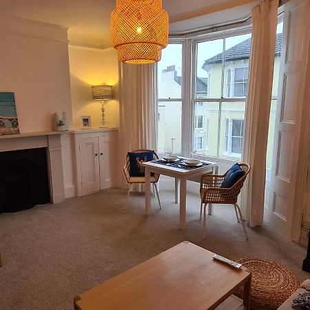 Centrally Located, Comfortable Apartment Near Station, Beach And North Laines Brighton Exterior photo