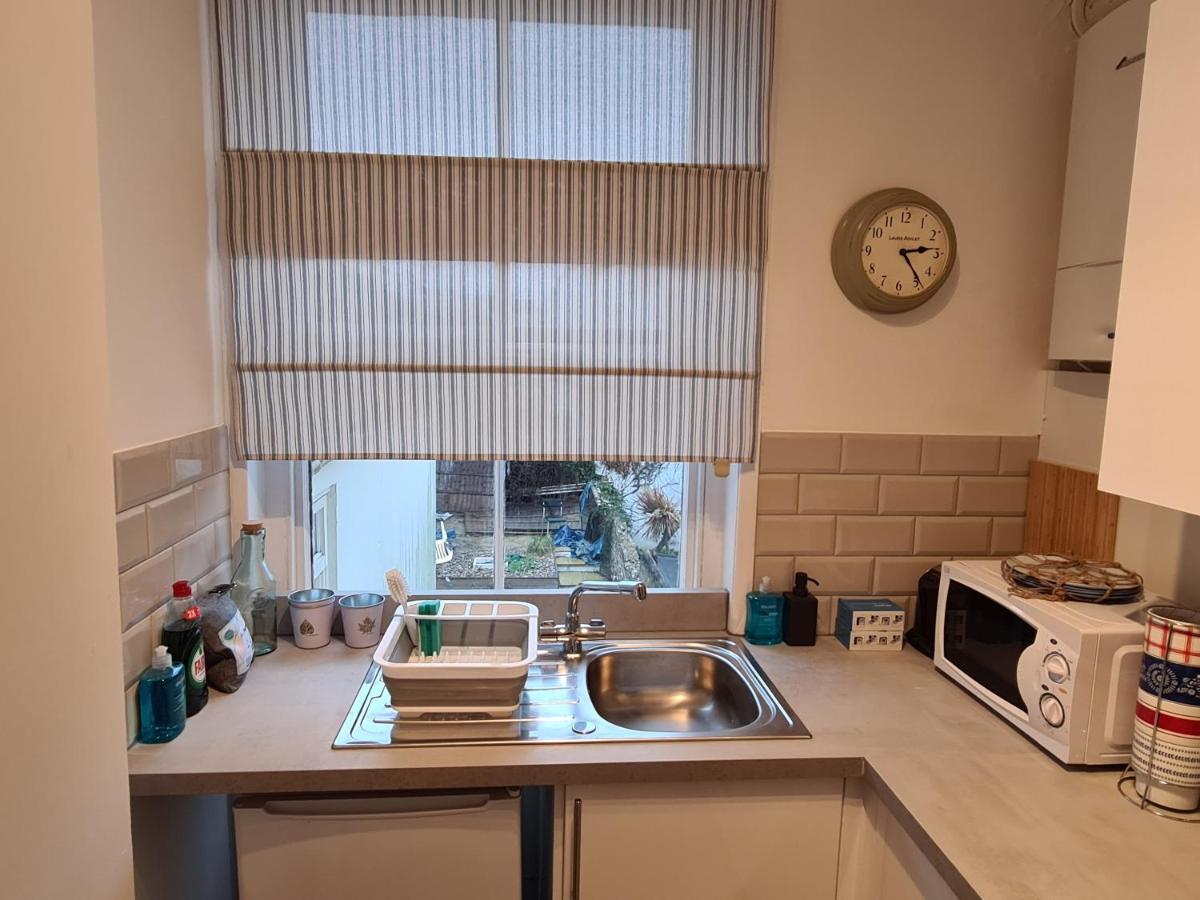 Centrally Located, Comfortable Apartment Near Station, Beach And North Laines Brighton Exterior photo