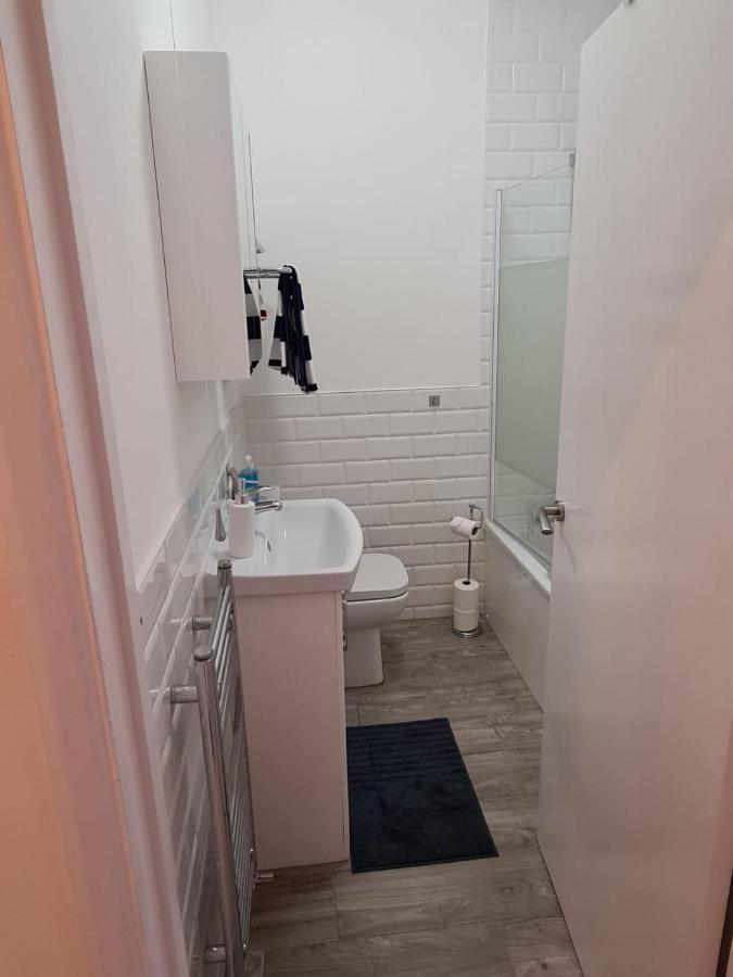 Centrally Located, Comfortable Apartment Near Station, Beach And North Laines Brighton Exterior photo
