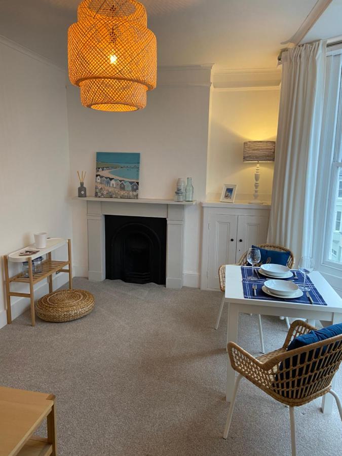 Centrally Located, Comfortable Apartment Near Station, Beach And North Laines Brighton Exterior photo